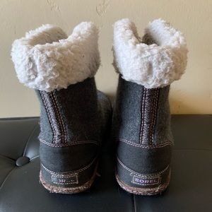 Discounted Sorel wool boots